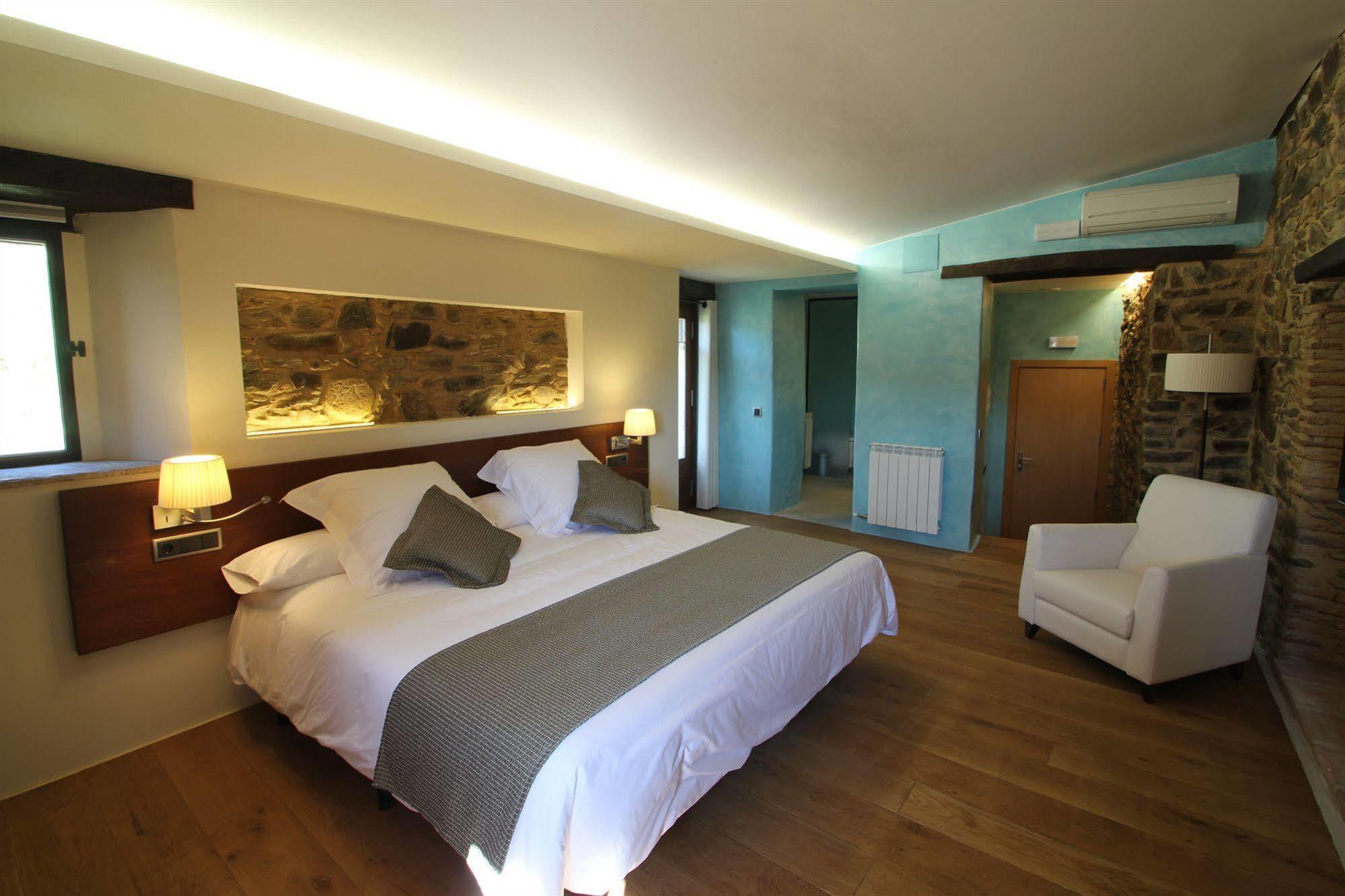 Hotel Can Cuch Cánoves Екстериор снимка